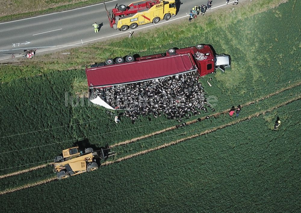 Luftaufnahme Caaschwitz - LKW Unfallstelle durch Zusammenstoß mit PKW in Caaschwitz im Bundesland Thüringen, Deutschland