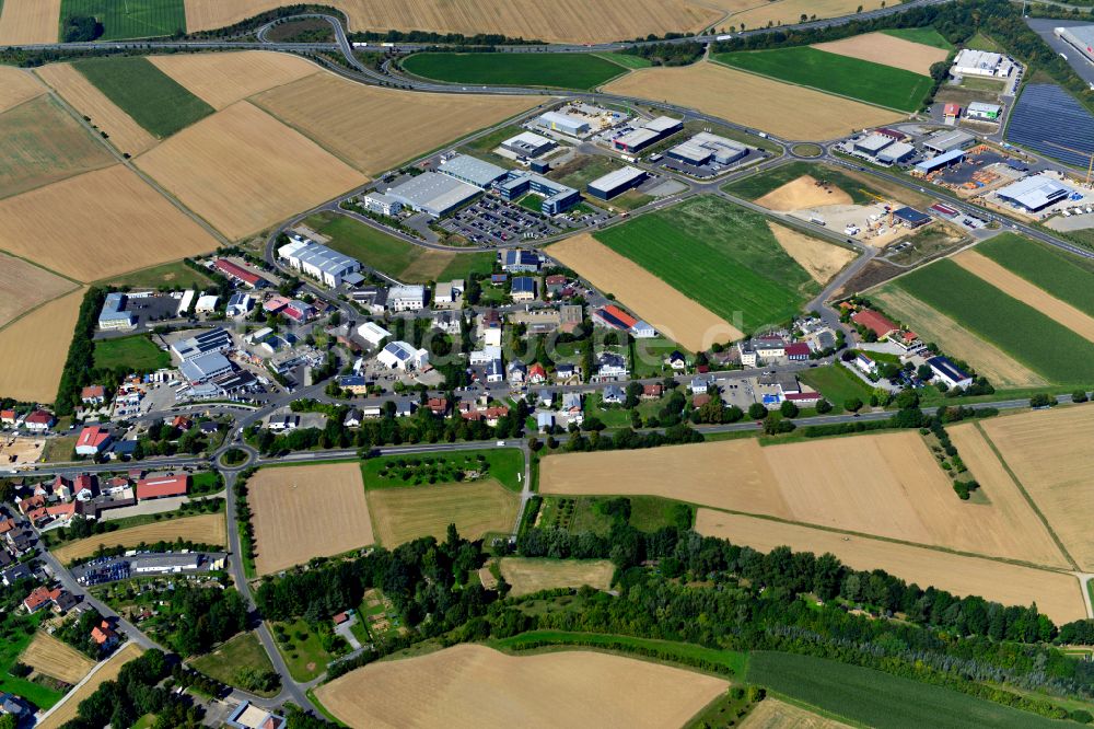 Luftaufnahme Estenfeld - Ländliches Industrie- und Gewerbegebiet in Estenfeld im Bundesland Bayern, Deutschland