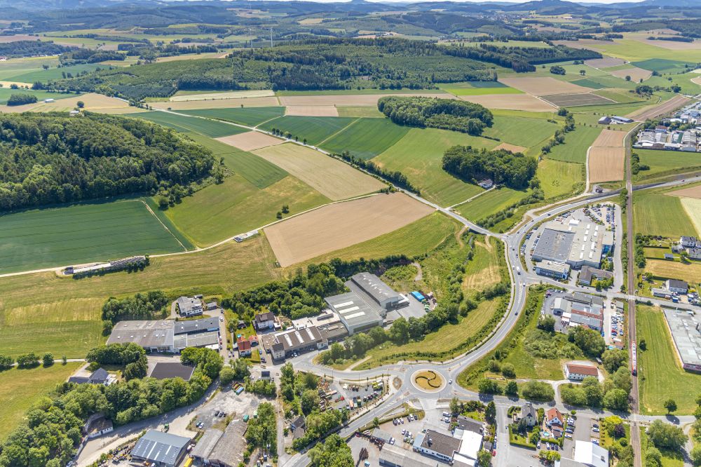 Luftaufnahme Garbecker Hammer - Ländliches Industrie- und Gewerbegebiet in Garbecker Hammer im Bundesland Nordrhein-Westfalen, Deutschland