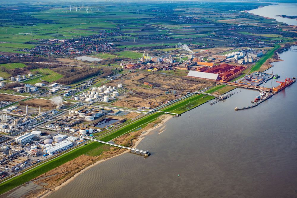 Luftbild Stade - LNG Flüssiggas Terminal und AOS Raffinerie- Werksgelände in Stade im Bundesland Niedersachsen, Deutschland