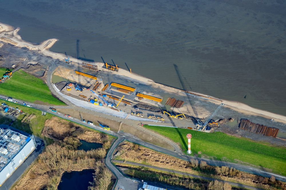Luftbild Bremerhaven - LNG Flüssiggas Terminal und AOS Raffinerie- Werksgelände in Stade im Bundesland Niedersachsen, Deutschland