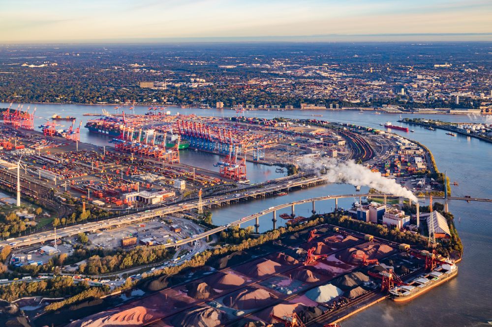 Luftaufnahme Hamburg - Logistics Container Terminal Burchardkai am Hamburger Hafen in Hamburg