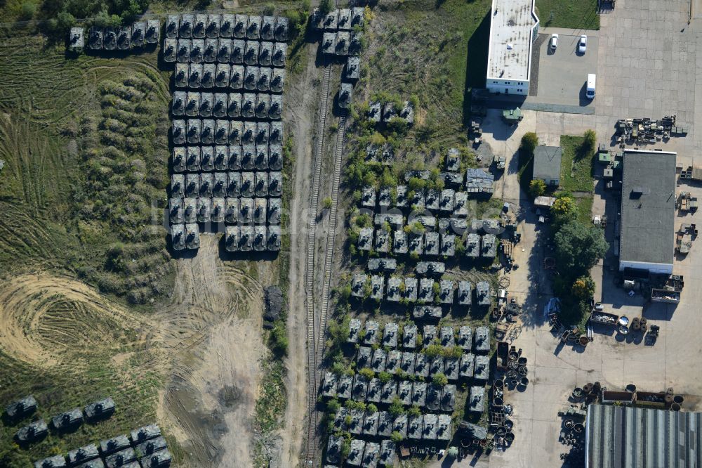 Rockensußra aus der Vogelperspektive: Logistikhof der Schrott - Recycling- Sortieranlage Panzer- Verschrottung in Rockensußra im Bundesland Thüringen, Deutschland