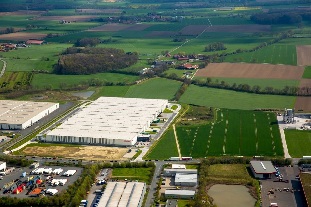 Rhynern von oben - Logistikzentrum der Baumarkt- Handelskette Hellweg im Gewerbegebiet von Rhynern im Bundesland Nordrhein-Westfalen