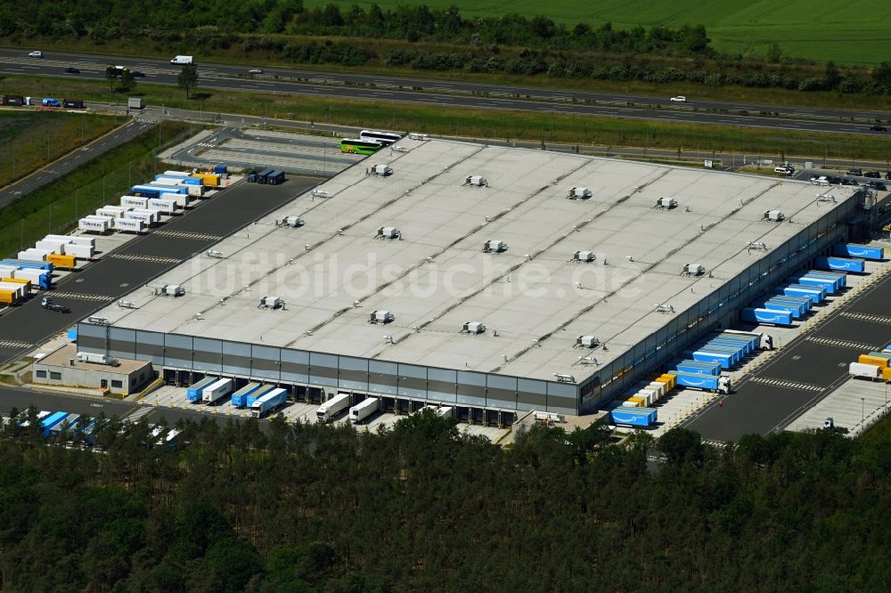 Kiekebusch von oben - Logistikzentrum des Internethändlers Amazon in Kiekebusch im Bundesland Brandenburg, Deutschland