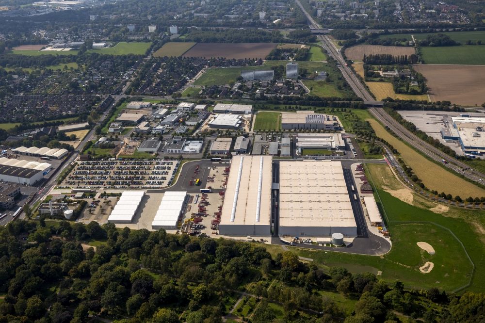Krefeld aus der Vogelperspektive: Logistikzentrum der Siemens Real Estate an der Duisburger Straße in Krefeld im Bundesland Nordrhein-Westfalen