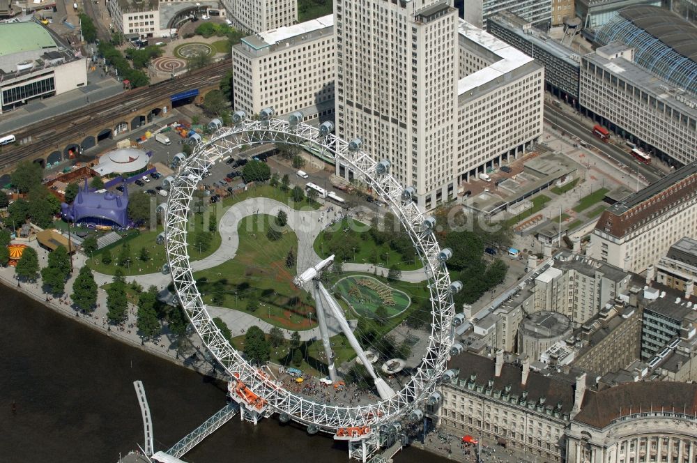 Luftaufnahme London - London EDF Energy London Eye, auch Millennium Wheel genannt - ein Wahrzeichen von London