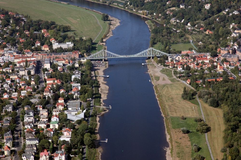 Luftbild Dresden - Loschwitzer Brücke Blaues Wunder über dem Fluss Elbe in Dresden im Bundesland Sachsen