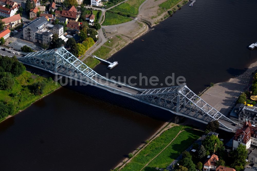 Dresden aus der Vogelperspektive: Loschwitzer Brücke Blaues Wunder über dem Fluss Elbe in Dresden im Bundesland Sachsen