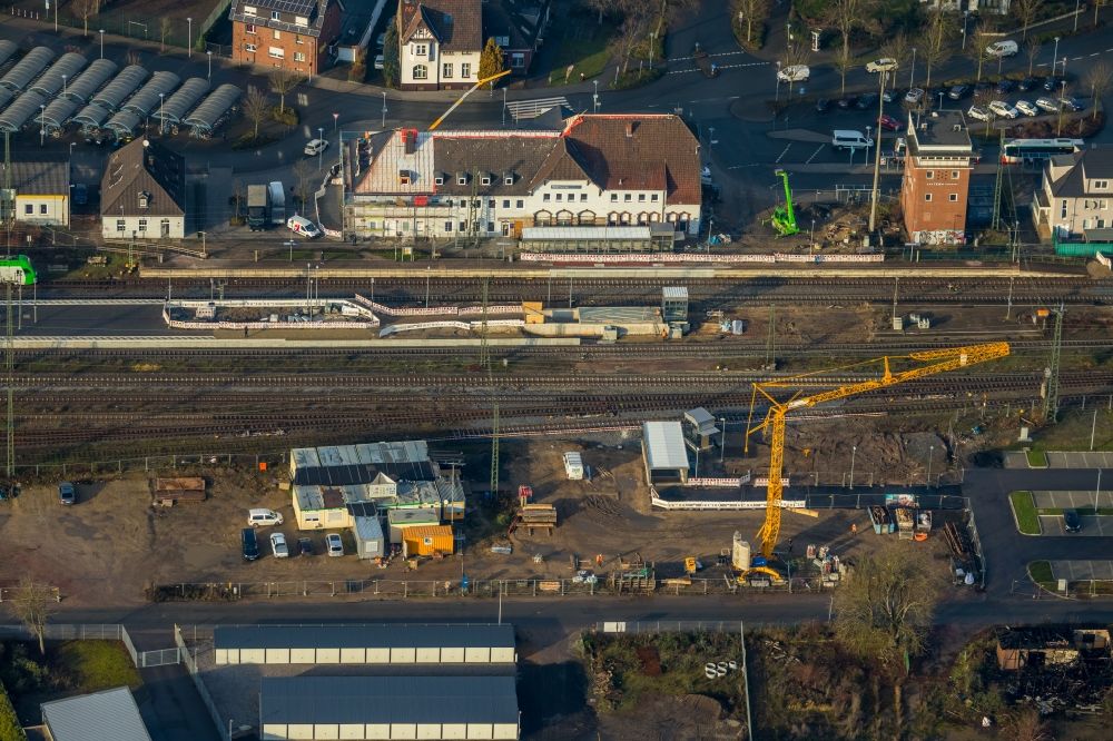 Haltern am See von oben - Luftbild von Bauarbeiten zur Sanierung am Gleisverlauf und Bahnhofsgebäude in Haltern am See im Bundesland Nordrhein-Westfalen, Deutschland