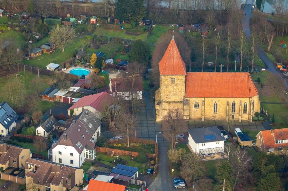 Luftaufnahme Haltern am See - Luftbild Kirche St. Maria Magdalena am Stiftsplatz in der Ortsmitte von Flaesheim in Haltern am See im Bundesland Nordrhein-Westfalen, Deutschland