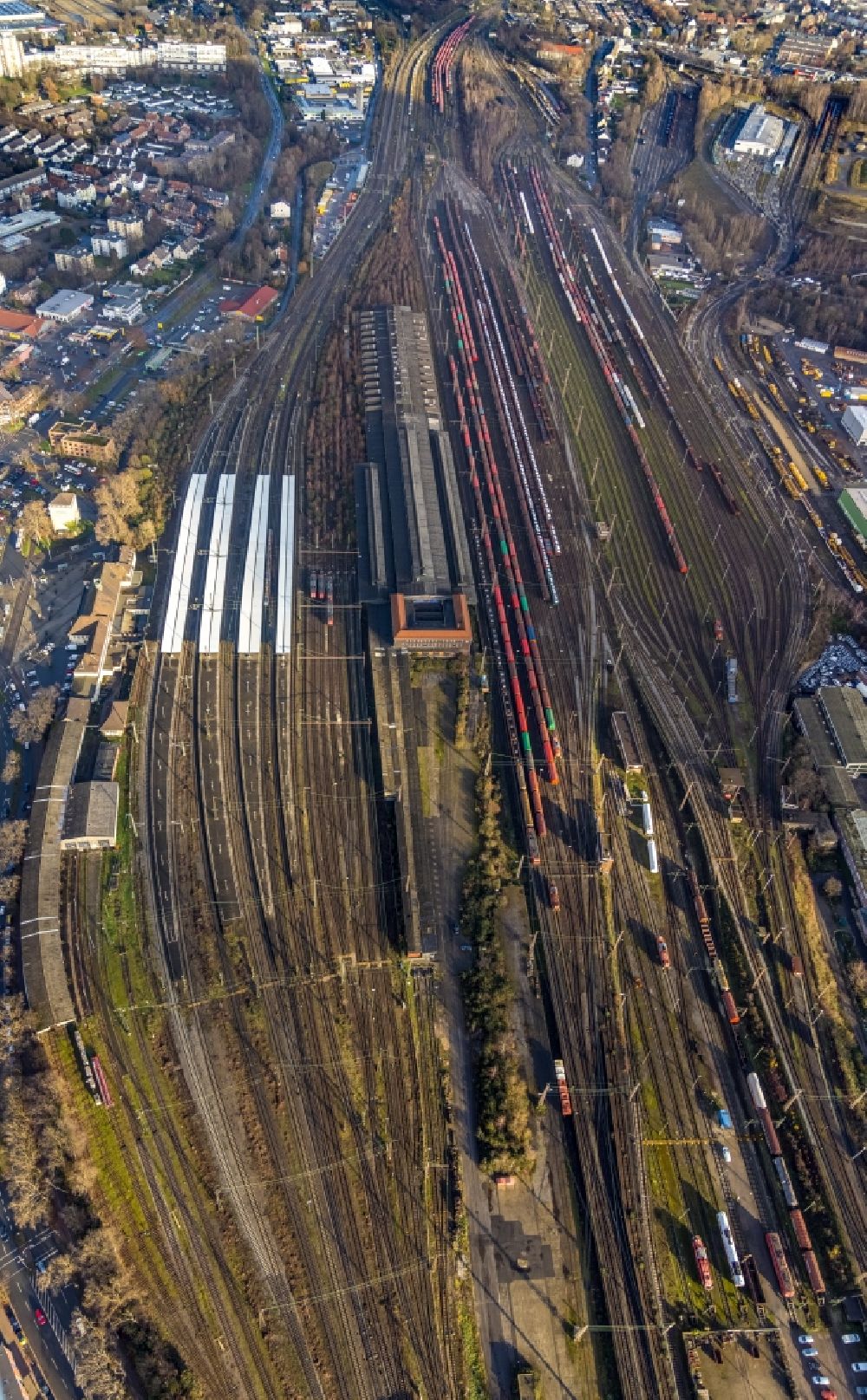 Herne aus der Vogelperspektive: Luftbild Rangierbahnhof und Schienen des Hauptbahnhofes Wanne-Eickel der Deutschen Bahn in Herne im Bundesland Nordrhein-Westfalen