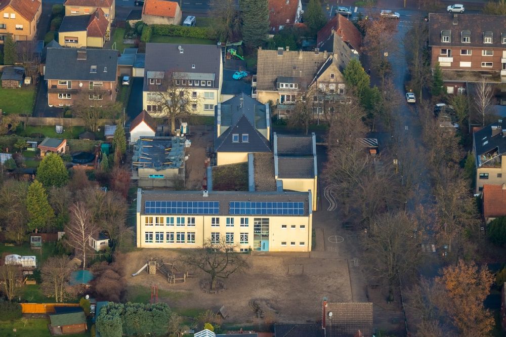 Haltern am See von oben - Luftbild vom Schulgebäude der Heideschule Flaesheim / Hullern in Haltern am See im Bundesland Nordrhein-Westfalen, Deutschland