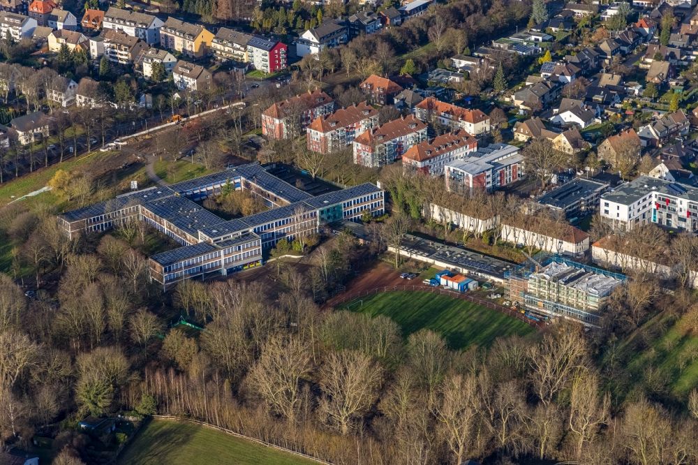 Luftaufnahme Herne - Luftbild des Schulgebäude des Otto-Hahn-Gymnasium mit neuer Sporthalle im Bau in Herne im Bundesland Nordrhein-Westfalen, Deutschland