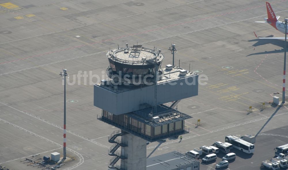 Luftaufnahme Schönefeld - Luftbild Tower an den Rollbahnen des Flughafen in Schönefeld im Bundesland Brandenburg