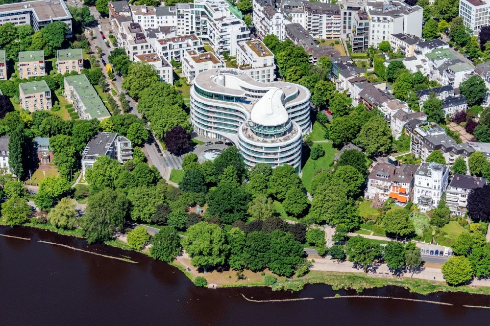 Hamburg aus der Vogelperspektive: Luxushotel The Fontenay an der Außenalster im Stadtteil Rotherbaum in Hamburg