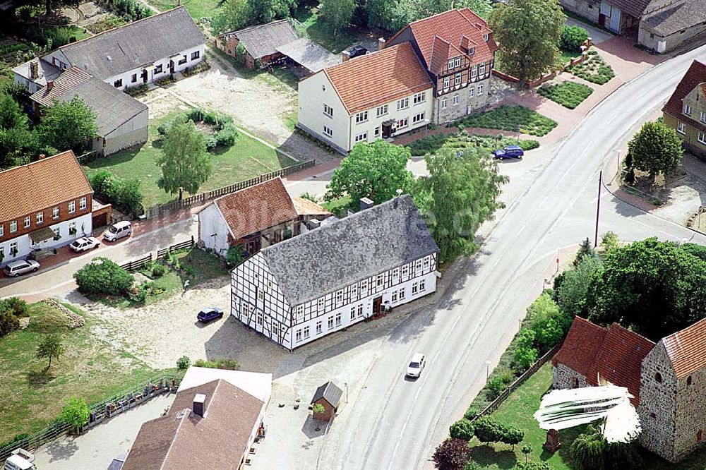Luftaufnahme Mahlsdorf / Sachsen-Anhalt - Mahlsdorf / Sachsen-Anhalt Blick auf den Landgasthof UP Krögers Hof in Mahlsdorf / Sachsen-Anhalt 06.09.2003