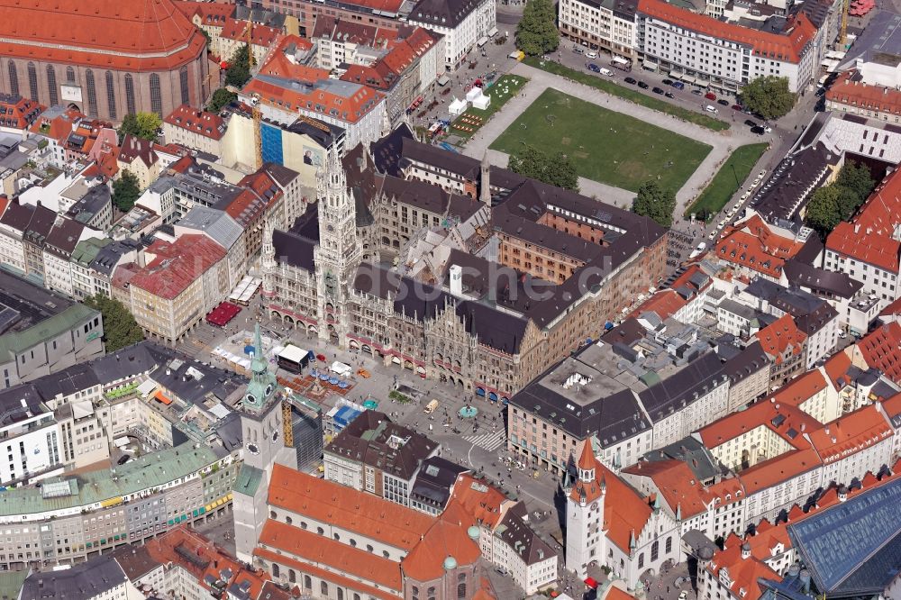 Luftbild München - Marienplatz, Rathaus, Kirchen in der Altstadt / Innenstadt von München im Bundesland Bayern