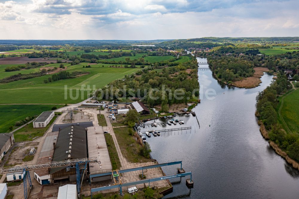 Oderberg aus der Vogelperspektive: Marina - Hafenbereich am Ufer des Oder-Havel-Kanal in Oderberg im Bundesland Brandenburg, Deutschland
