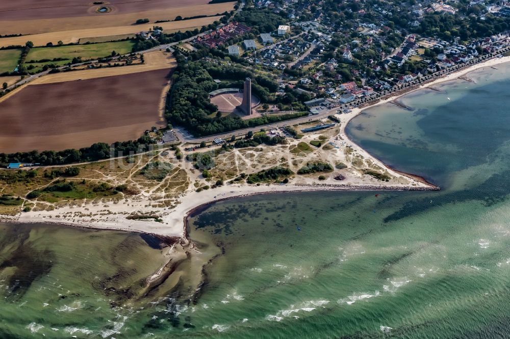 Luftbild Laboe - Marine-Ehrenmal als Wahrzeichen der Kieler Förde in Laboe im Bundesland Schleswig-Holstein, Deutschland