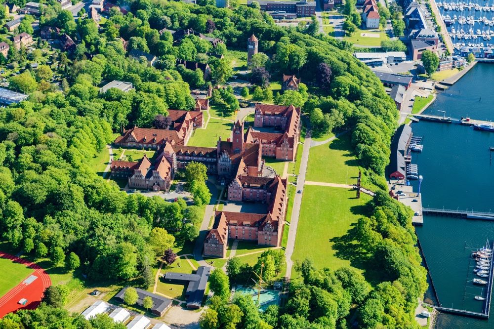 Flensburg von oben - Marineschule Mürwik in Flensburg im Bundesland Schleswig-Holstein