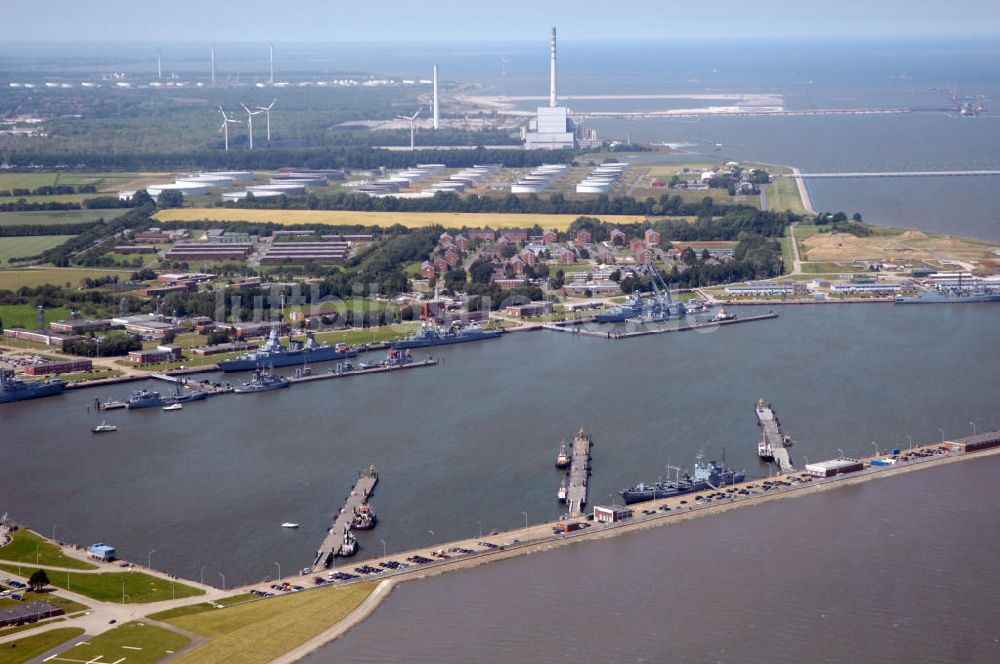 Wilhemshaven von oben - Marinestützpunkt Heppenser Groden, NWO-Ölhafen und Neuer Vorhafen in Wilhemshaven an der Jade in Niedersachen / NI
