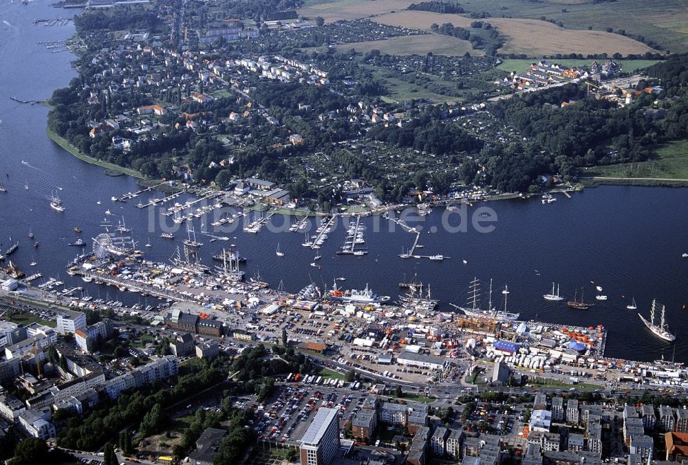 Luftbild Rostock - Maritimes Volksfest im Ortsteil Mitte in Rostock im Bundesland Mecklenburg-Vorpommern