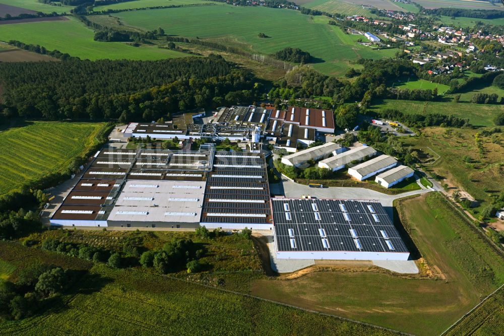 Luftbild Meyenburg - Möbeltischlerei Produktionsgebäude der Meyenburger Möbel GmbH in Meyenburg im Bundesland Brandenburg, Deutschland