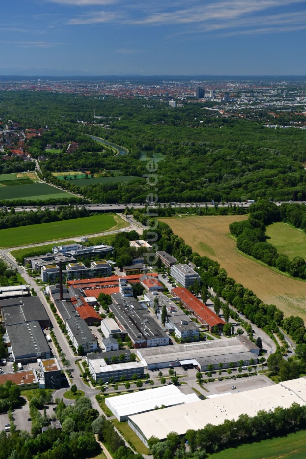 Luftbild Ismaning - Medien- und Gewerbepark - AGROB in Ismaning im Bundesland Bayern, Deutschland