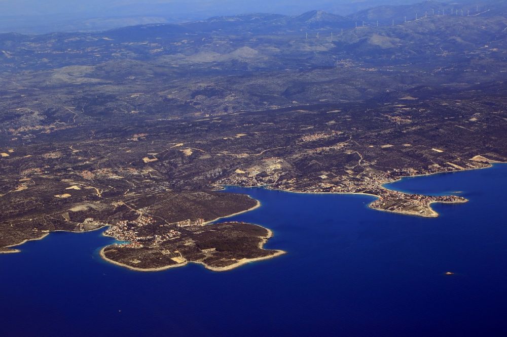 Luftbild Dvornica - Meeres-Küste des Mittelmeeres an der Adria in Dvornica und Sevid in Sibensko-kninska zupanija, Kroatien