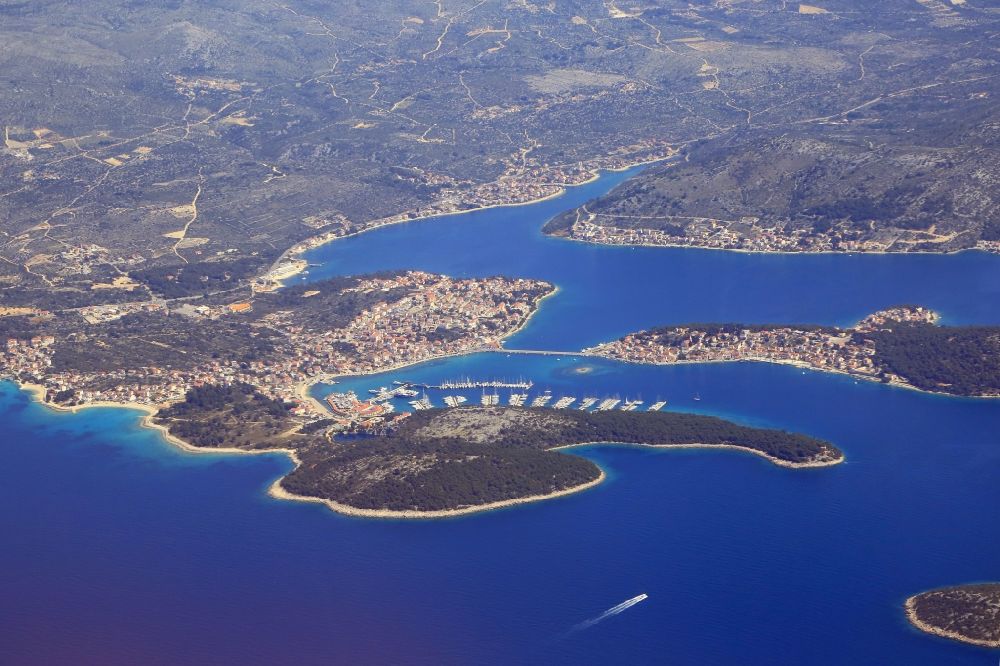 Luftbild Rogoznica - Meeres-Küste des Mittelmeeres an der Adria in Rogoznica in Sibensko-kninska zupanija, Kroatien