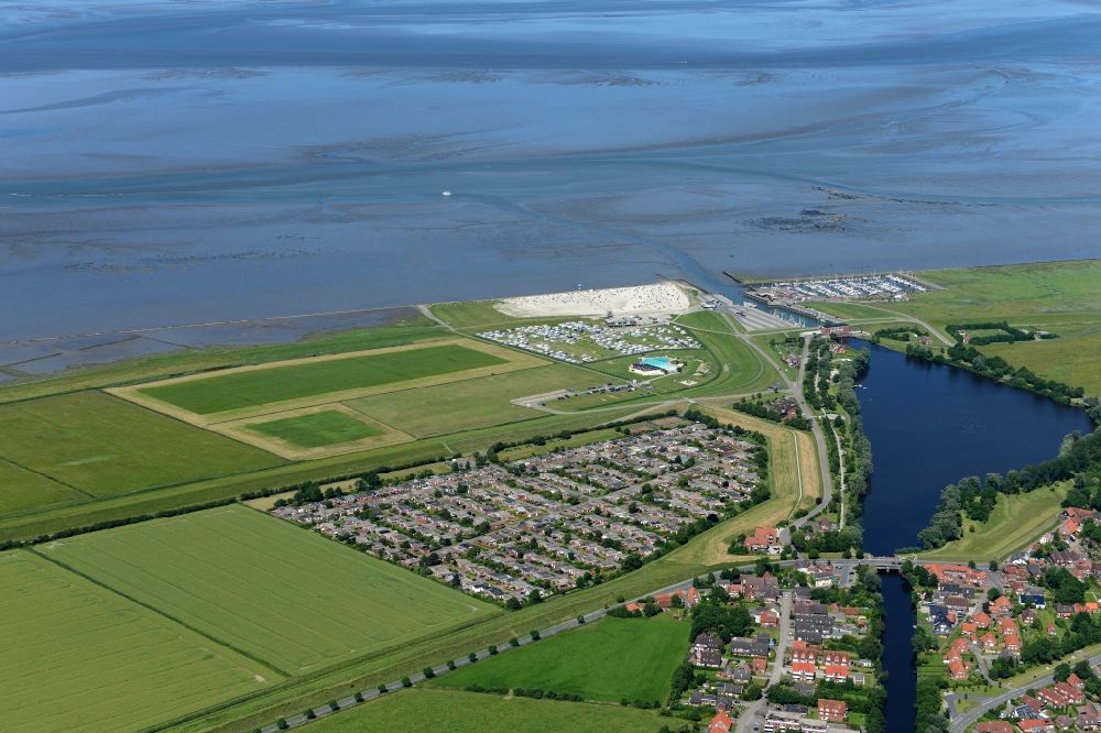 Luftbild Dornum - Meeres-Küste der Nordsee in Dornum im Bundesland Niedersachsen
