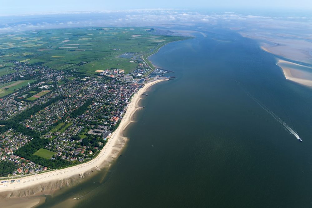 Wyk auf Föhr von oben - Meeres-Küste der Nordsee in Wyk auf Föhr im Bundesland Schleswig-Holstein