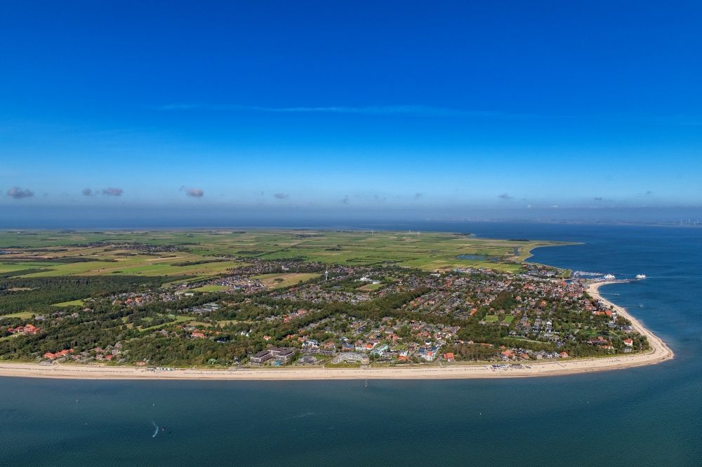 Luftaufnahme Wyk auf Föhr - Meeres-Küste Nordsee in Wyk auf Föhr im Bundesland Schleswig-Holstein
