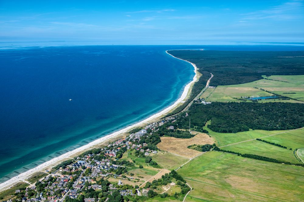Luftaufnahme Ahrenshoop - Meeres-Küste der Ostsee in Ahrenshoop im Bundesland Mecklenburg-Vorpommern, Deutschland
