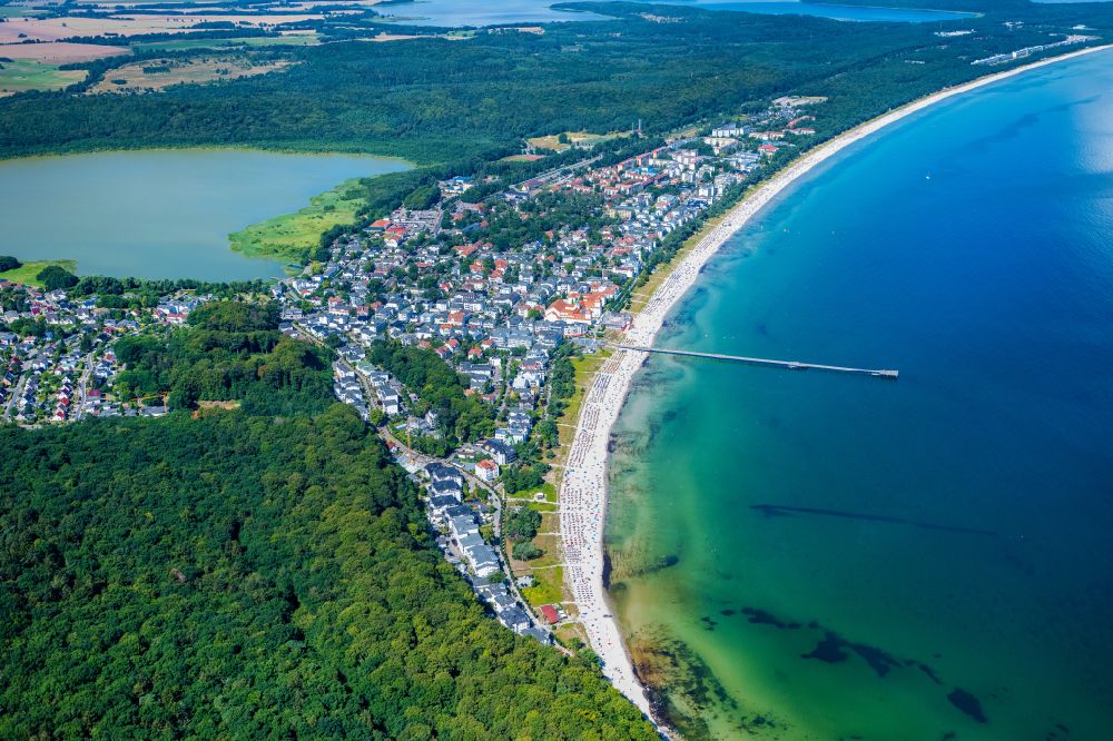 Binz von oben - Meeres-Küste der Ostsee in Binz im Bundesland Mecklenburg-Vorpommern, Deutschland