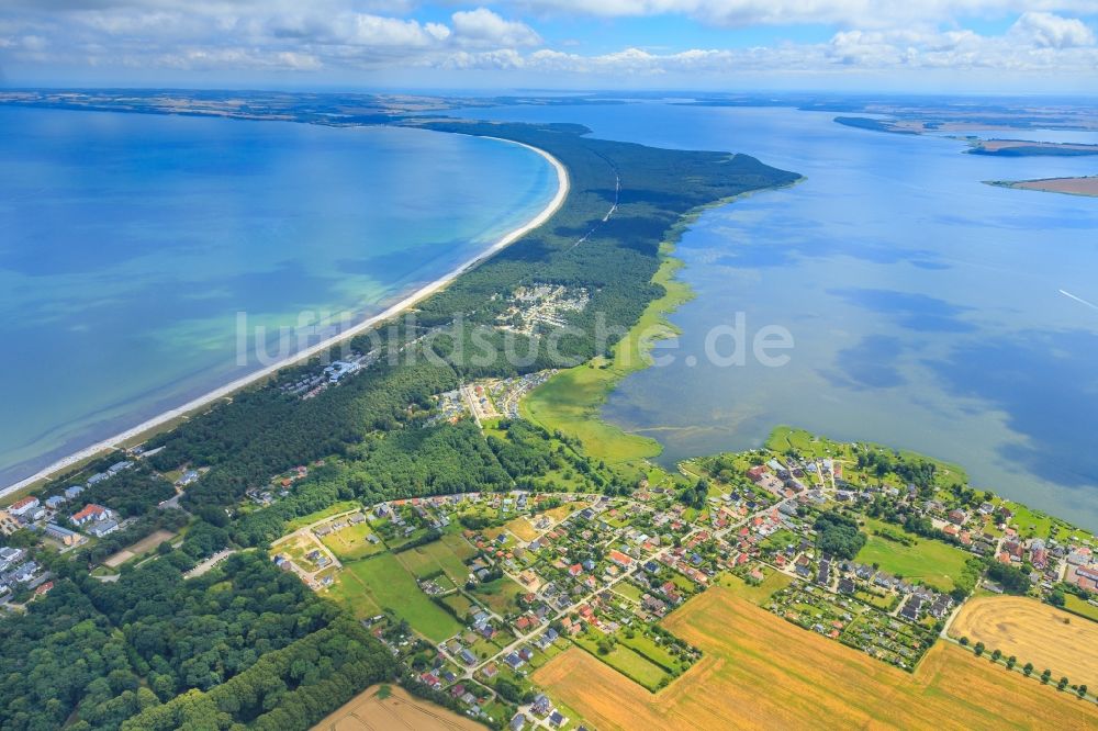Breege von oben - Meeres-Küste der Ostsee in Breege im Bundesland Mecklenburg-Vorpommern, Deutschland