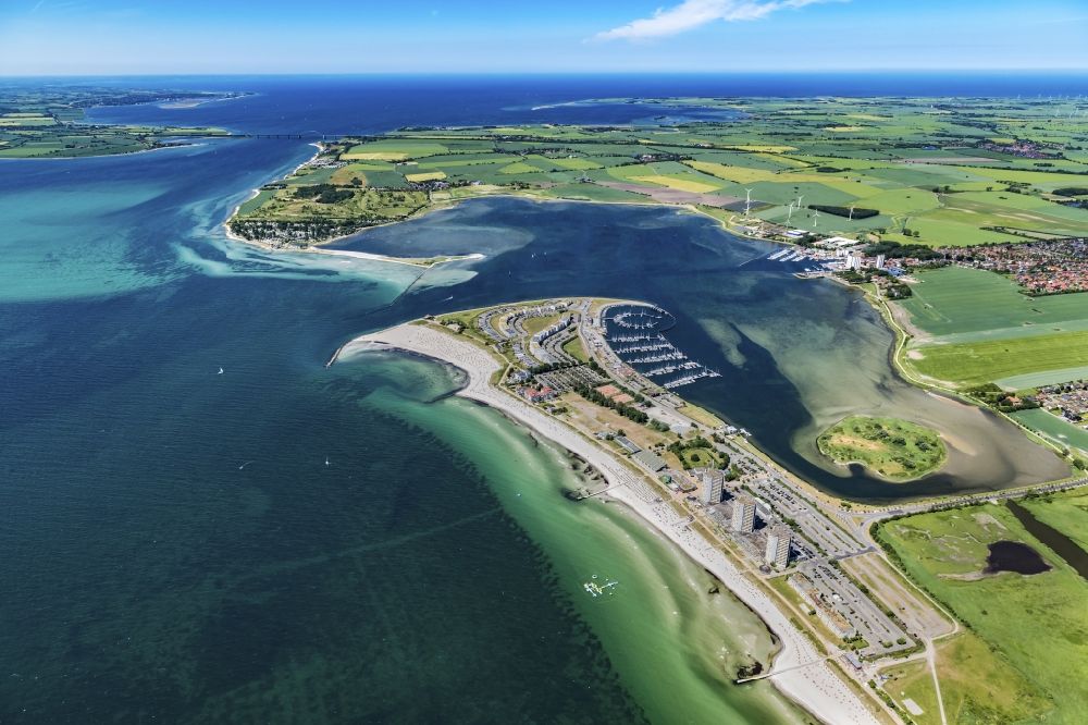 Luftbild Fehmarn - Meeres-Küste der Ostsee in Burg auf Fehmarn im Bundesland Schleswig-Holstein