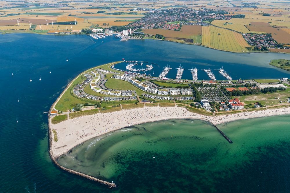 Fehmarn aus der Vogelperspektive: Meeres-Küste der Ostsee in Burg auf Fehmarn im Bundesland Schleswig-Holstein