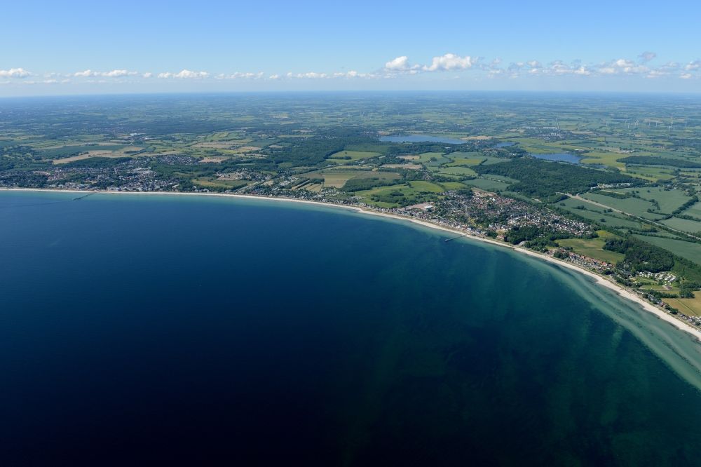 Haffkrug aus der Vogelperspektive: Meeres-Küste der Ostsee in Haffkrug im Bundesland Schleswig-Holstein