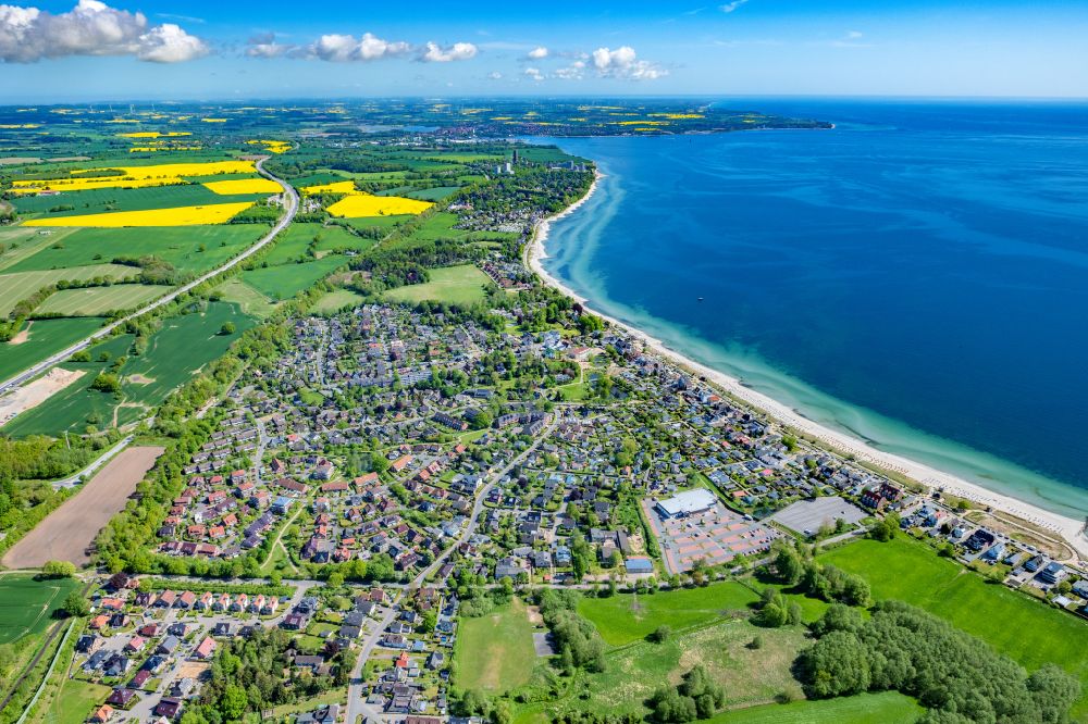 Scharbeutz aus der Vogelperspektive: Meeres-Küste der Ostsee in Haffkrug im Bundesland Schleswig-Holstein