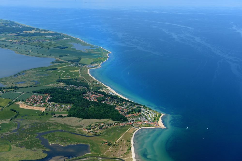 Hohwacht von oben - Meeres-Küste der Ostsee in Hohwacht im Bundesland Schleswig-Holstein