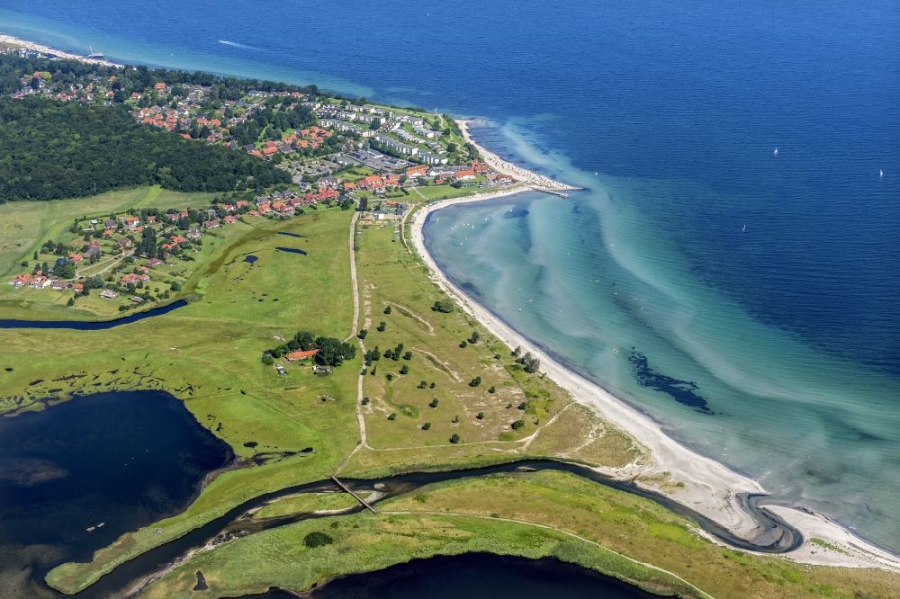 Hohwacht aus der Vogelperspektive: Meeres-Küste der Ostsee in Hohwacht im Bundesland Schleswig-Holstein