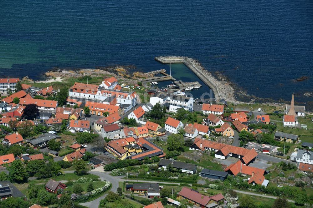 Luftbild Allinge- Sandvig - Meeres-Küste der Ostsee auf der Insel Bornholm in Allinge- Sandvig in Region Hovedstaden, Dänemark