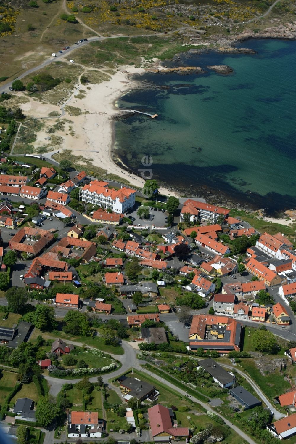 Luftaufnahme Allinge- Sandvig - Meeres-Küste der Ostsee auf der Insel Bornholm in Allinge- Sandvig in Region Hovedstaden, Dänemark