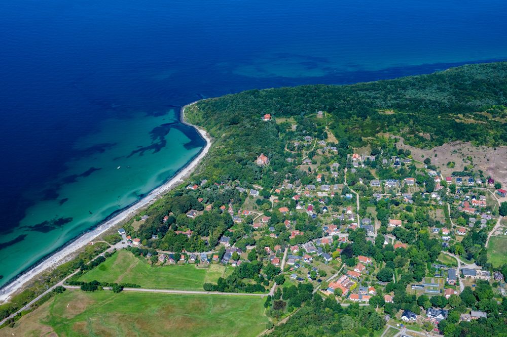Luftaufnahme Insel Hiddensee - Meeres-Küste der Ostsee auf der Insel Hiddensee im Bundesland Mecklenburg-Vorpommern