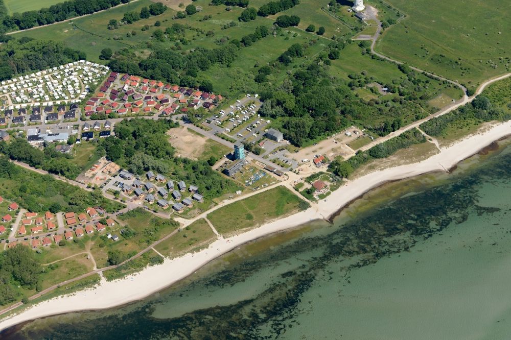 Pelzerhaken von oben - Meeres-Küste der Ostsee in Pelzerhaken im Bundesland Schleswig-Holstein