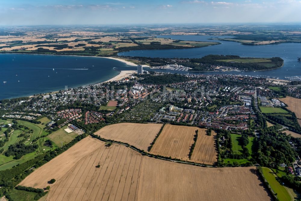Luftaufnahme Travemünde - Meeres-Küste der Ostsee und Pötenitzer Wiek in Travemünde im Bundesland Schleswig-Holstein, Deutschland