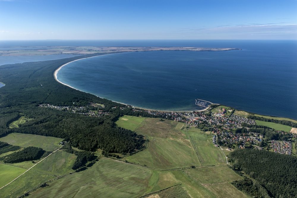 Luftaufnahme Glowe - Meeres-Küste Ostsee Rügen in Glowe im Bundesland Mecklenburg-Vorpommern