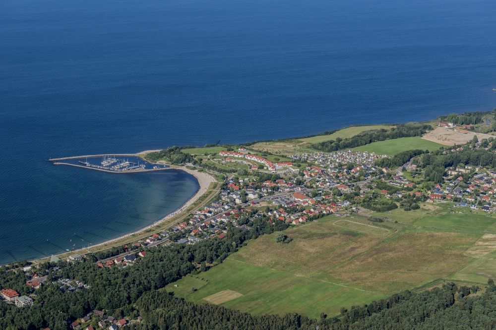 Luftbild Glowe - Meeres-Küste Ostsee Rügen in Glowe im Bundesland Mecklenburg-Vorpommern